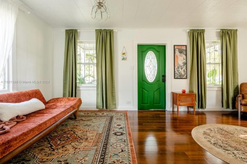 Propiedad comercial en venta en Miami, Florida, 131.46 m2 № 1891341 - foto 2