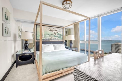 Condo in Miami, Florida, 2 bedrooms  № 1863216 - photo 1