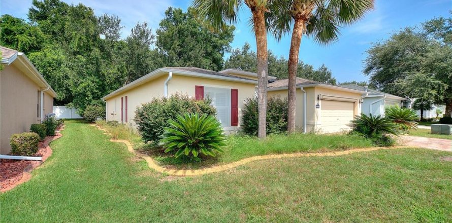 House in Ocala, Florida 3 bedrooms, 153.1 sq.m. № 2227174