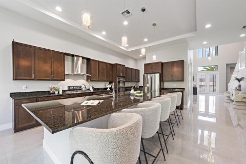 House in Palm Beach Gardens, Florida 5 bedrooms, 480.03 sq.m. № 2177573 - photo 4