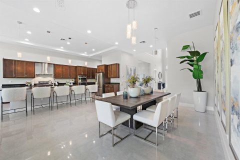 House in Palm Beach Gardens, Florida 5 bedrooms, 480.03 sq.m. № 2177573 - photo 8
