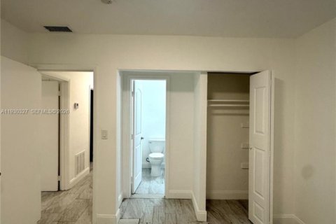 Снять в аренду виллу или дом в Помпано-Бич, Флорида 3 спальни, 95.88м2, № 2007680 - фото 7