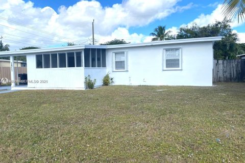 Снять в аренду виллу или дом в Помпано-Бич, Флорида 3 спальни, 95.88м2, № 2007680 - фото 15