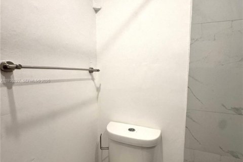 Снять в аренду виллу или дом в Помпано-Бич, Флорида 3 спальни, 95.88м2, № 2007680 - фото 11