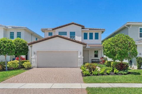 House in Deerfield Beach, Florida 3 bedrooms, 195.84 sq.m. № 2245207