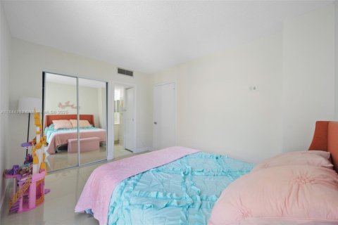 Купить кондоминиум в Авентура, Флорида 2 спальни, 105.72м2, № 1841135 - фото 15