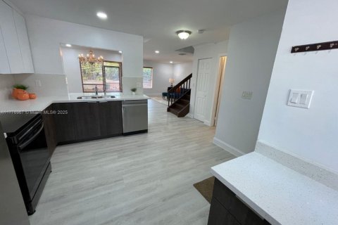 Adosado en venta en Coral Springs, Florida, 3 dormitorios, 149.02 m2 № 2052074 - foto 8