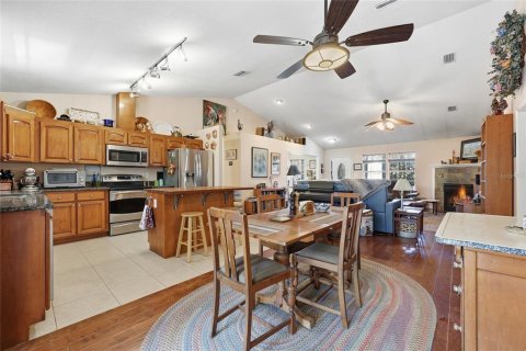 House in Alachua, Florida 4 bedrooms, 240.99 sq.m. № 2237337 - photo 8