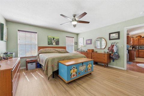 House in Alachua, Florida 4 bedrooms, 240.99 sq.m. № 2237337 - photo 18