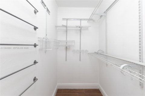 Condo in North Bay Village, Florida, 2 bedrooms  № 2026325 - photo 20