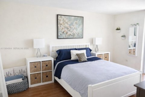 Купить кондоминиум в Норт-Бей-Виллидж, Флорида 2 спальни, 83.61м2, № 2026325 - фото 6