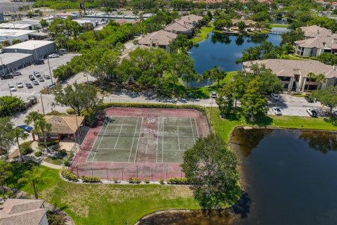 Condo in Saint Petersburg, Florida, 2 bedrooms  № 2107937 - photo 23