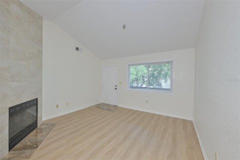 Condo in Saint Petersburg, Florida, 2 bedrooms  № 2107937 - photo 5