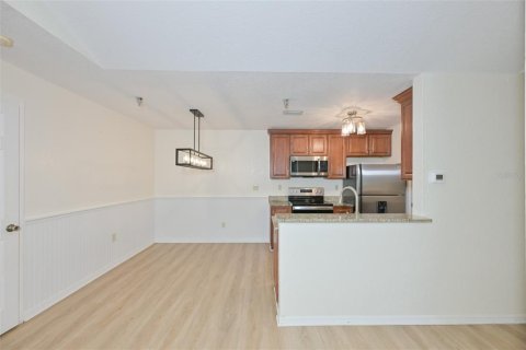 Condo in Saint Petersburg, Florida, 2 bedrooms  № 2107937 - photo 6
