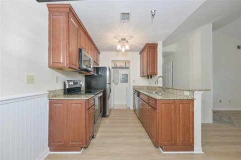 Condo in Saint Petersburg, Florida, 2 bedrooms  № 2107937 - photo 8