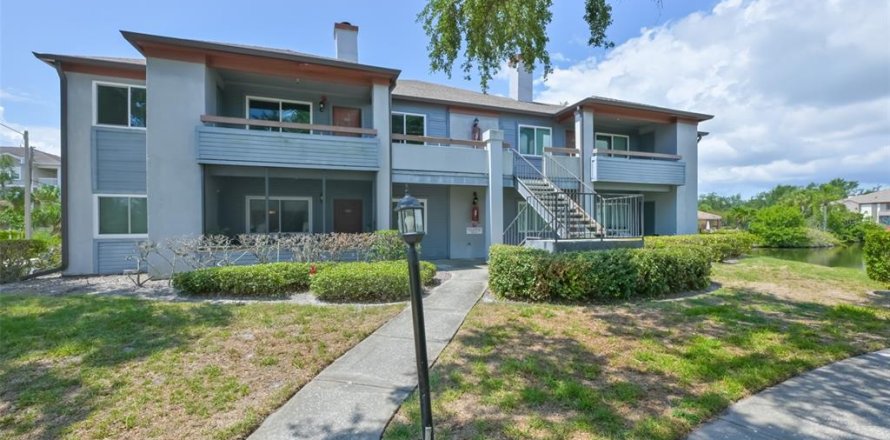 Condo in Saint Petersburg, Florida, 2 bedrooms  № 2107937