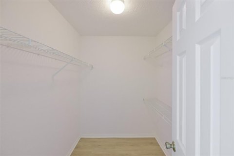 Condo in Saint Petersburg, Florida, 2 bedrooms  № 2107937 - photo 15