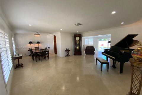 Casa en venta en Fort Lauderdale, Florida, 3 dormitorios, 194.63 m2 № 1981996 - foto 6