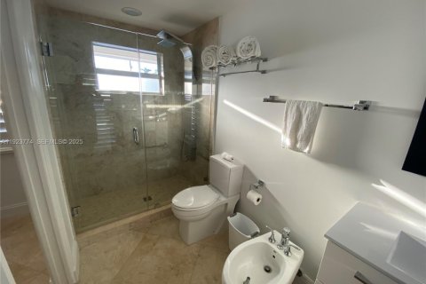 Casa en venta en Fort Lauderdale, Florida, 3 dormitorios, 194.63 m2 № 1981996 - foto 22