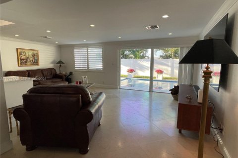Casa en venta en Fort Lauderdale, Florida, 3 dormitorios, 194.63 m2 № 1981996 - foto 9