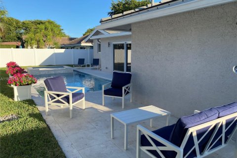 Casa en venta en Fort Lauderdale, Florida, 3 dormitorios, 194.63 m2 № 1981996 - foto 28