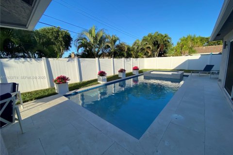 Casa en venta en Fort Lauderdale, Florida, 3 dormitorios, 194.63 m2 № 1981996 - foto 27