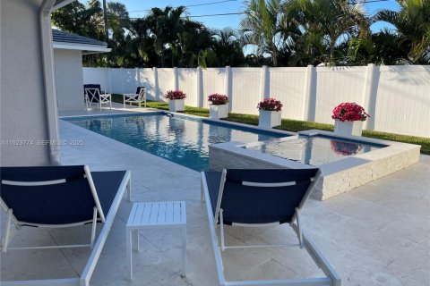Casa en venta en Fort Lauderdale, Florida, 3 dormitorios, 194.63 m2 № 1981996 - foto 24