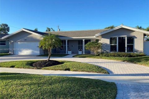 Casa en venta en Fort Lauderdale, Florida, 3 dormitorios, 194.63 m2 № 1981996 - foto 1