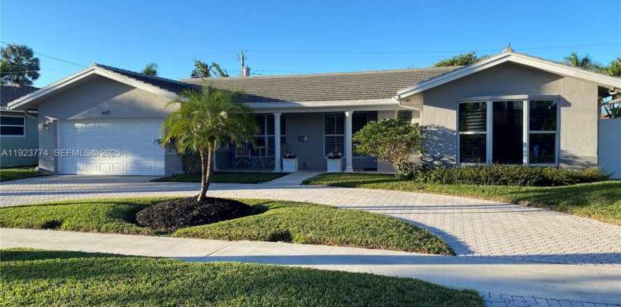 Casa en Fort Lauderdale, Florida 3 dormitorios, 194.63 m2 № 1981996