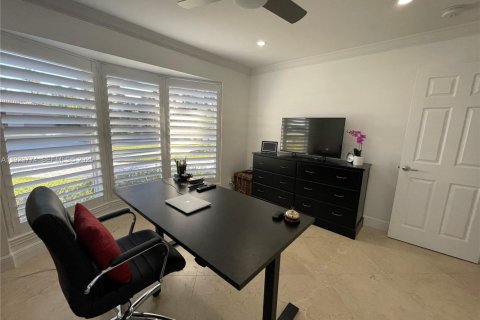 Casa en venta en Fort Lauderdale, Florida, 3 dormitorios, 194.63 m2 № 1981996 - foto 18