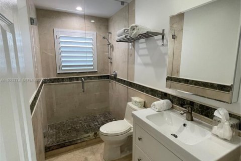 Casa en venta en Fort Lauderdale, Florida, 3 dormitorios, 194.63 m2 № 1981996 - foto 20