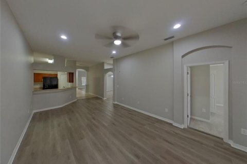 Casa en alquiler en Riverview, Florida, 4 dormitorios, 194.26 m2 № 1911873 - foto 3