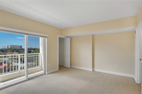 Condominio en alquiler en Medley, Florida, 1 dormitorio, 73.67 m2 № 1990267 - foto 24