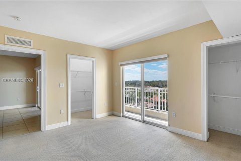 Condominio en alquiler en Medley, Florida, 1 dormitorio, 73.67 m2 № 1990267 - foto 4