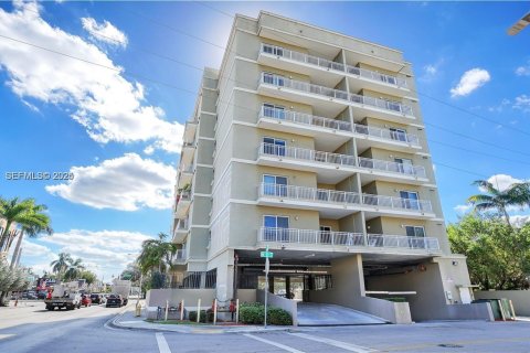 Condominio en alquiler en Medley, Florida, 1 dormitorio, 73.67 m2 № 1990267 - foto 19