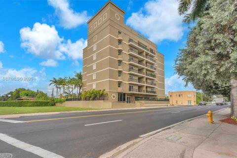 Condominio en alquiler en Medley, Florida, 1 dormitorio, 73.67 m2 № 1990267 - foto 16