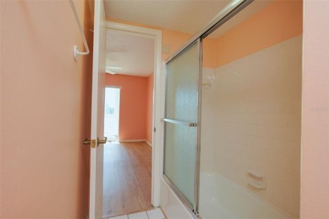 Condo in Bradenton, Florida, 2 bedrooms  № 2091565 - photo 25