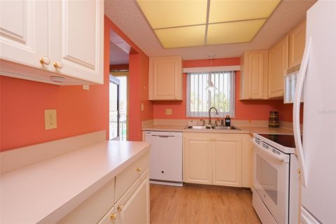 Condo in Bradenton, Florida, 2 bedrooms  № 2091565 - photo 14