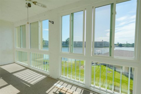 Condo in Bradenton, Florida, 2 bedrooms  № 2091565 - photo 29