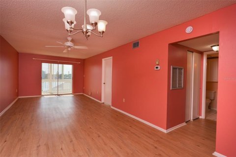 Condo in Bradenton, Florida, 2 bedrooms  № 2091565 - photo 10