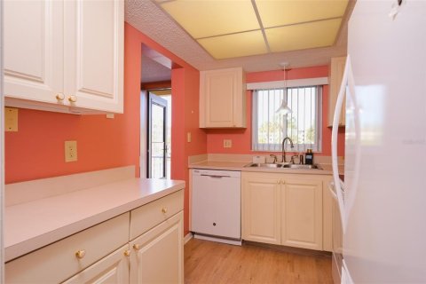 Condo in Bradenton, Florida, 2 bedrooms  № 2091565 - photo 13