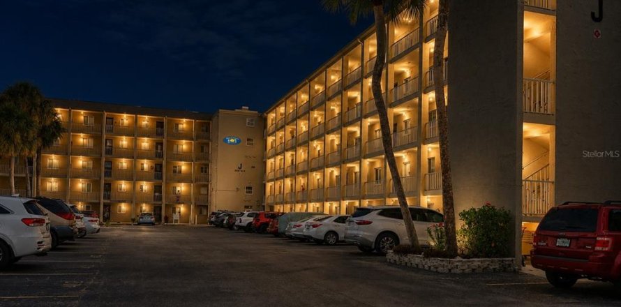 Condo in Bradenton, Florida, 2 bedrooms  № 2091565
