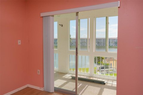Condo in Bradenton, Florida, 2 bedrooms  № 2091565 - photo 24