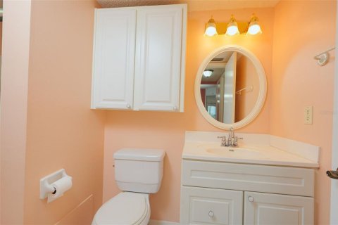 Condo in Bradenton, Florida, 2 bedrooms  № 2091565 - photo 27