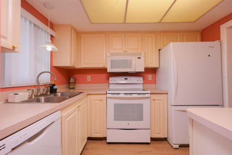 Condo in Bradenton, Florida, 2 bedrooms  № 2091565 - photo 16