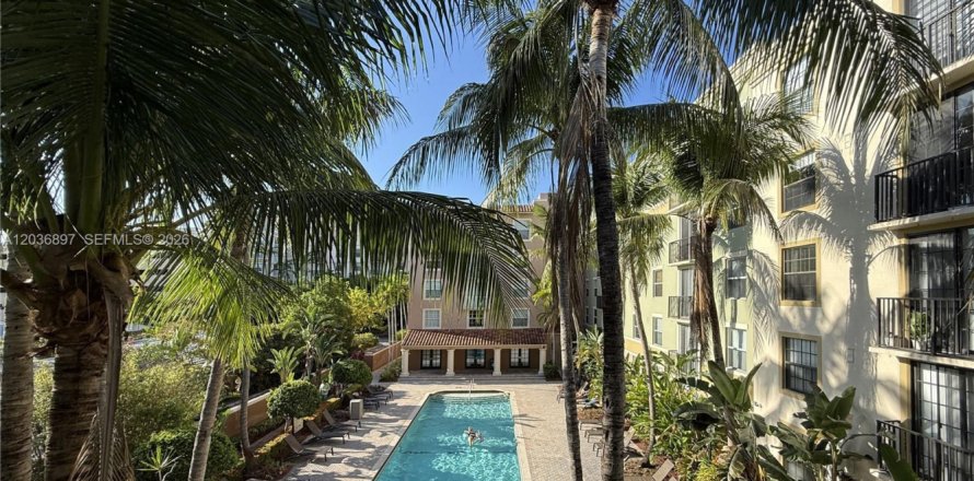 Condo à Hollywood, Floride, 2 chambres  № 2085748