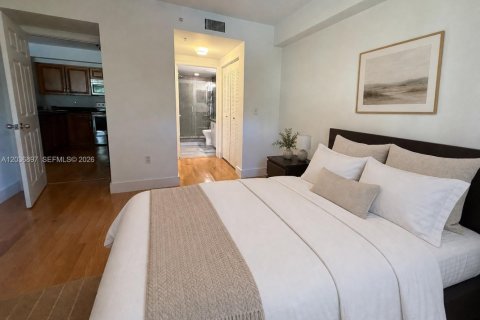 Copropriété à louer à Hollywood, Floride: 2 chambres, 104.14 m2 № 2085748 - photo 11