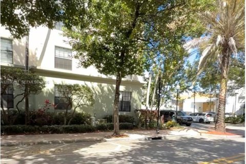 Copropriété à louer à Hollywood, Floride: 2 chambres, 104.14 m2 № 2085748 - photo 29
