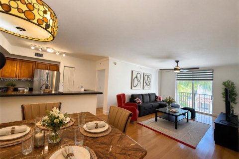 Copropriété à louer à Hollywood, Floride: 2 chambres, 104.14 m2 № 2085748 - photo 13