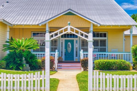 House in New Smyrna Beach, Florida 3 bedrooms, 234.11 sq.m. № 2123083 - photo 2